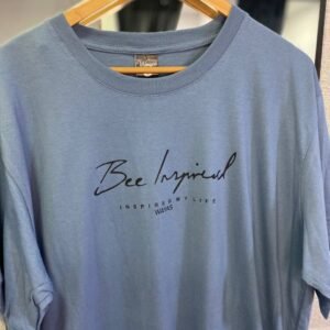 Remera corte regular estampa delantera